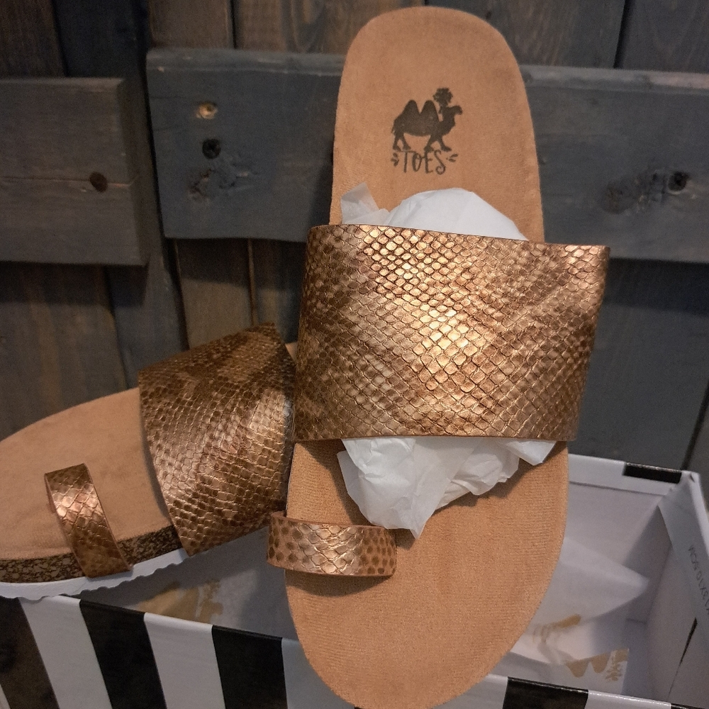 Sandals size 8